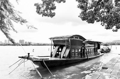 写出跨越百年的最美初心评丁晓平报告文学红船启航